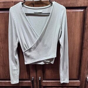 Abercrombie & Fitch Ribbed Wrap Crop Top Women's Small Gray Long Sleeve‎ V-Neck